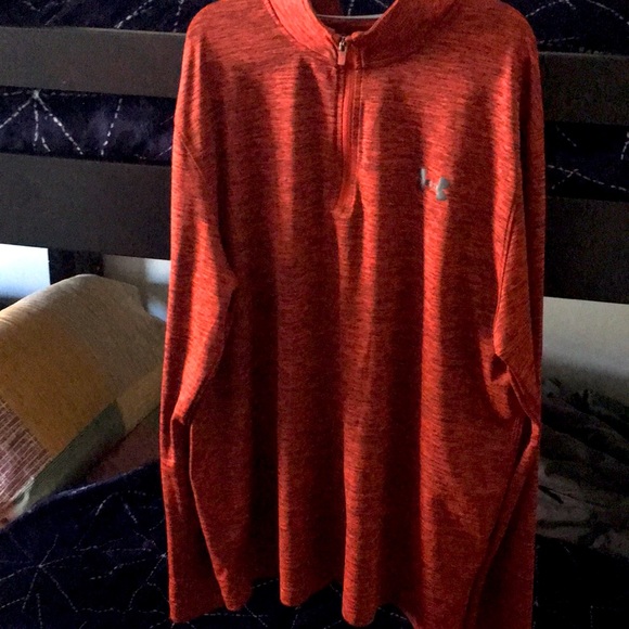 Red Under sweater - Picture 2 of 3